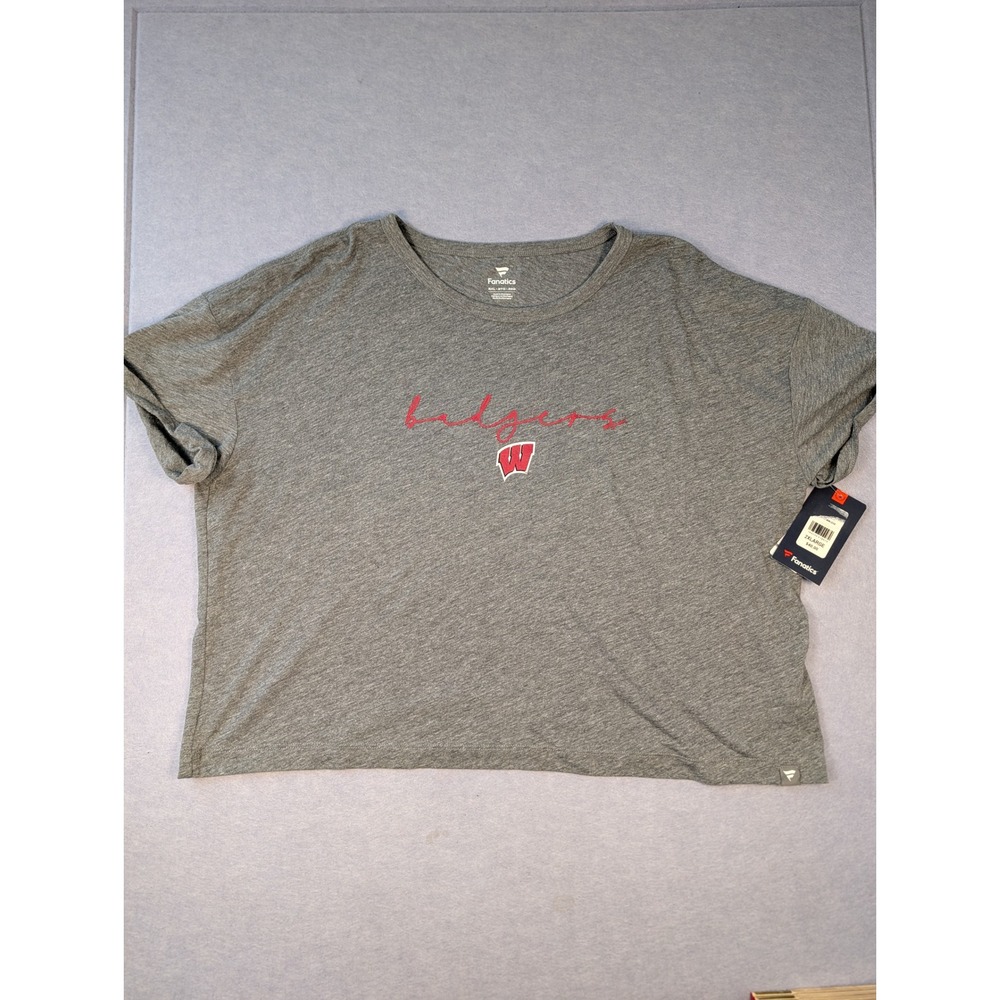 Fanatics Wisconsin Badgers T-Shirt Women 2XL Gray Cropped Short Sleeve NWT